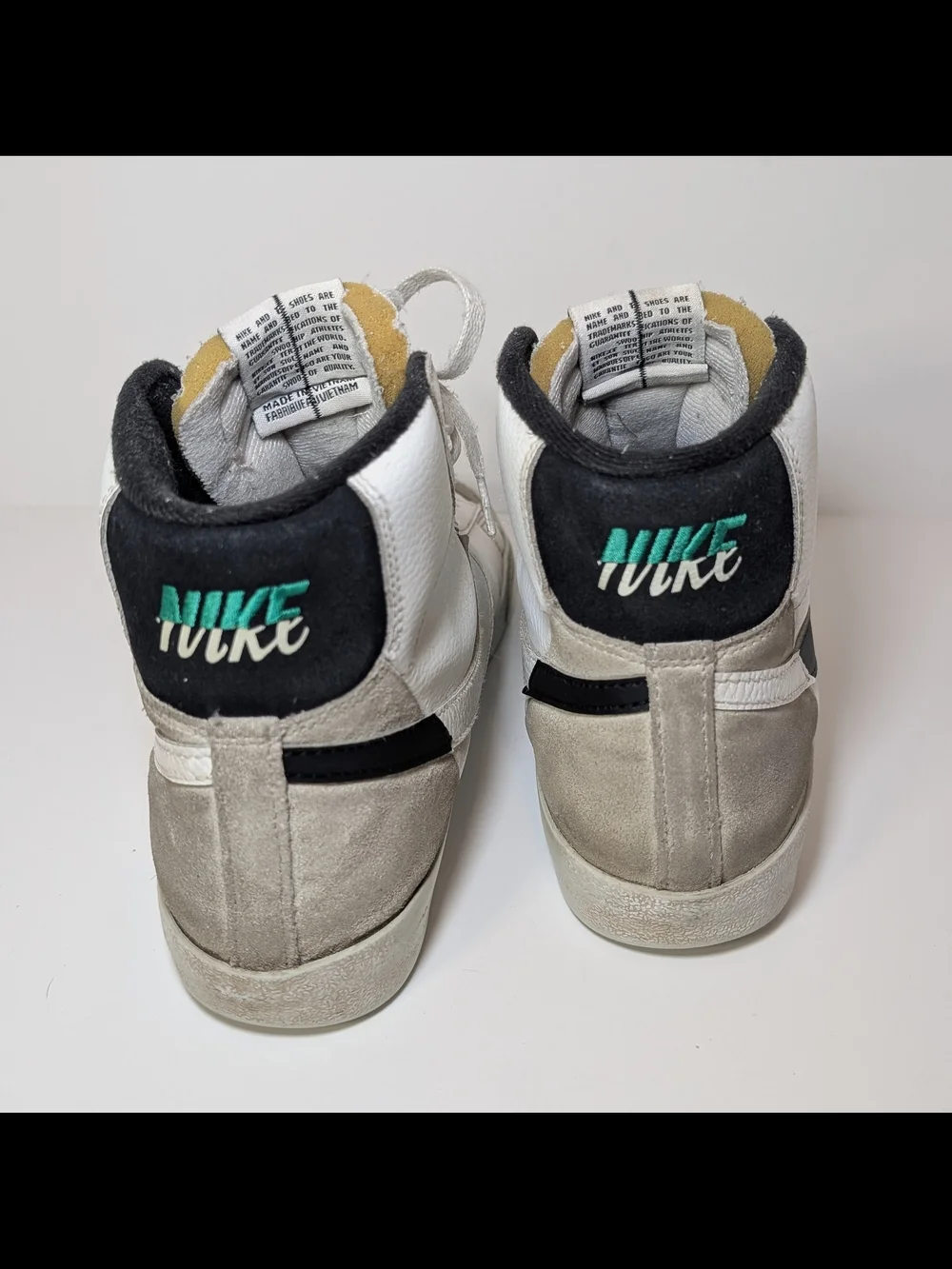 Nike Blazer Mid '77 SE Split White Black DZ2542-100 Men's Size 9 Used
